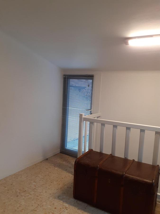 Agréable maison de village avec terrasse Vinca Extérieur photo